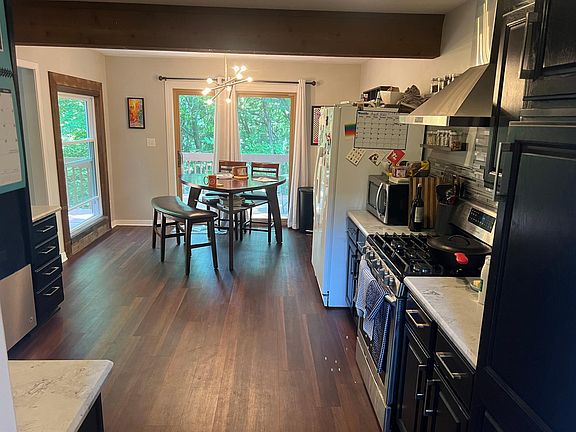 5th image of 809 Belleau Wood Dr
