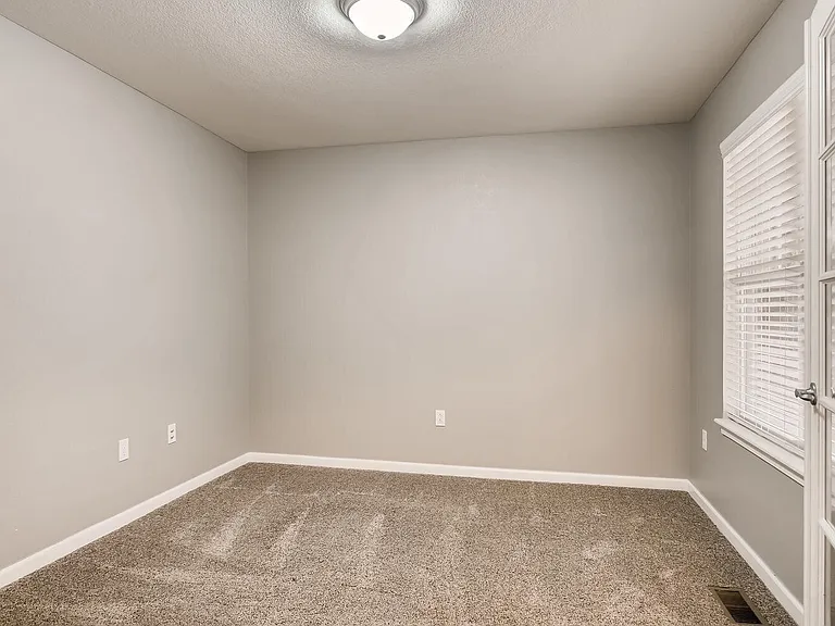 7604 S Quemoy St — Photo 5