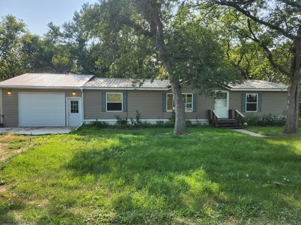 46467 183rd St, Castlewood, SD 57223