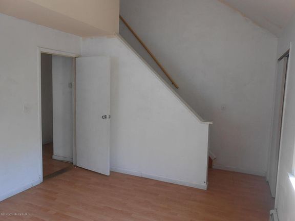 5th image of 202 Ward Ave