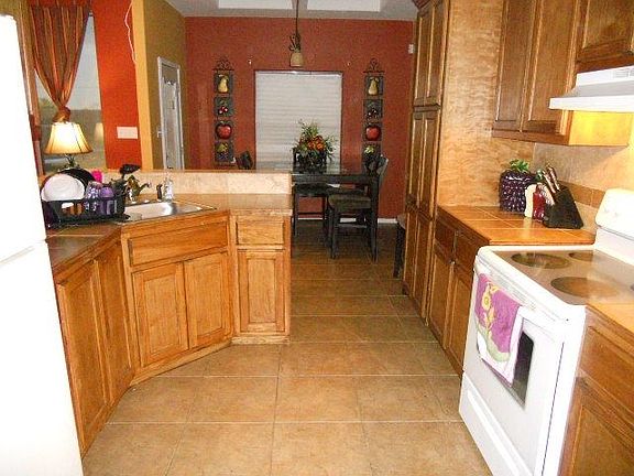 3rd image of 1502 Granada Cir