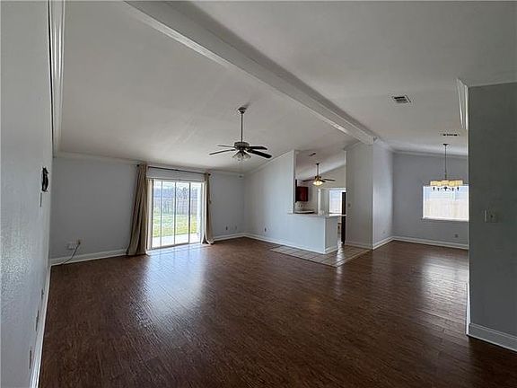 2nd image of 1037 Kingsway Dr E