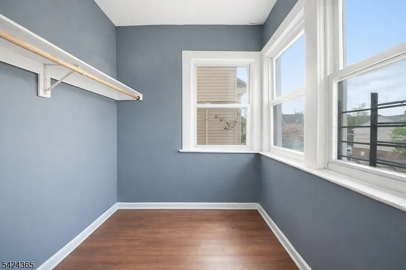 4 bed, 2.0 bath, 800 sqft, $2,950 — Photo 3