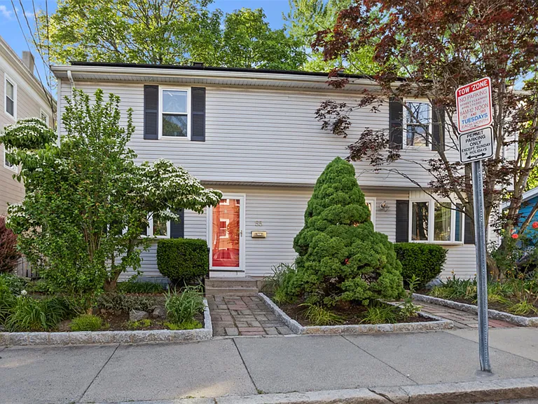 55 Waterhouse St — Photo 16