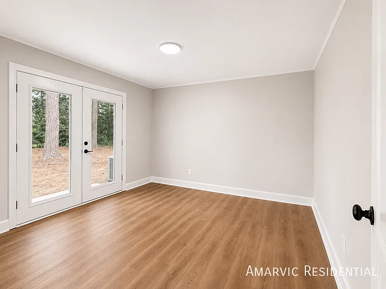 807 Cameron Dr — Photo 11