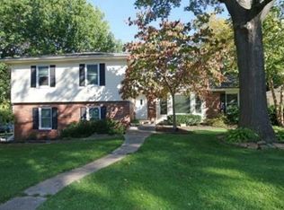 9221 Farley Ln, Overland Park, KS 66212