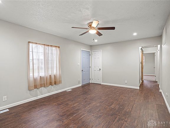 5th image of 1 Lawson Ave
