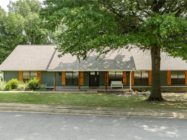 1728 N Cambridge Rd, Fayetteville, AR 72701