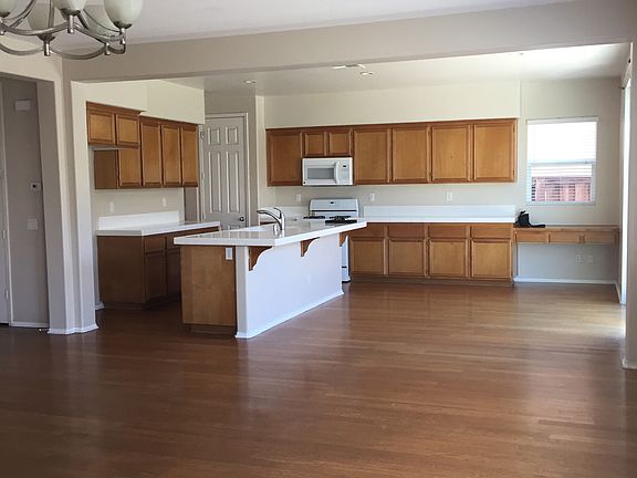 2nd image of 242 Gladiolus Way