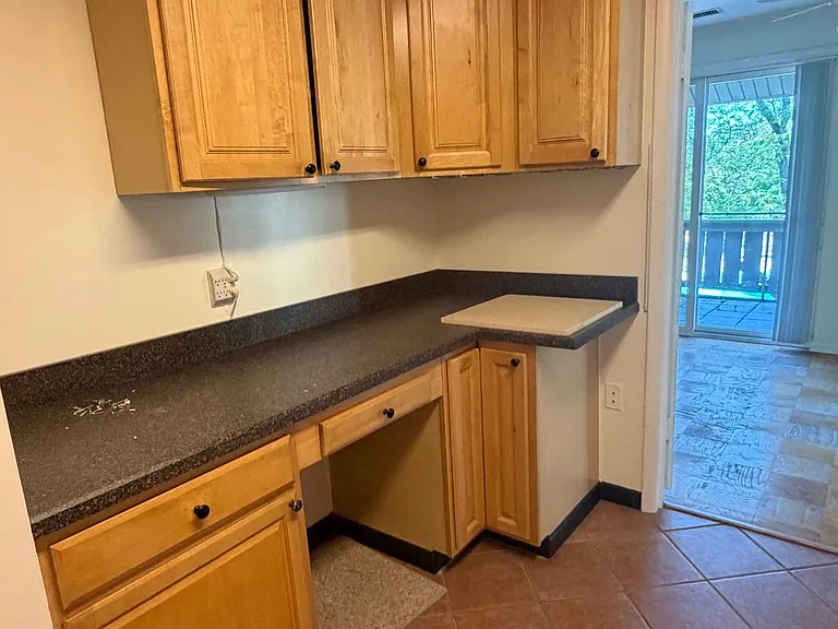120 Cross Keys Rd #E — Photo 6
