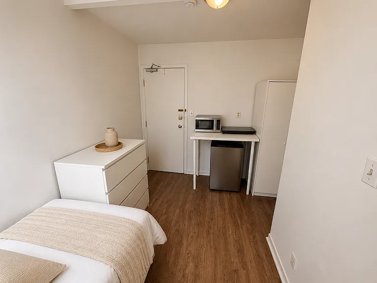 223 Spadina Rd #16 — Photo 6