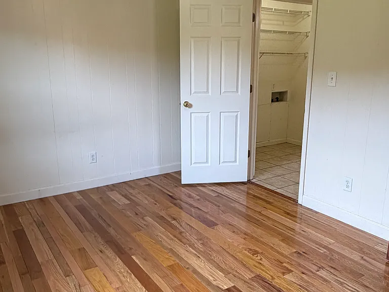 100 Flourville Rd #4 — Photo 11