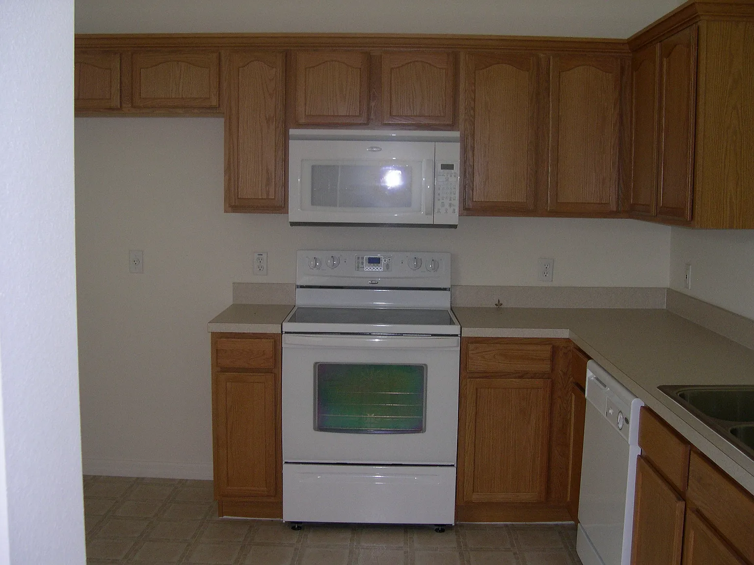 2 bed, 2.5 bath, 1240 sqft, $1,900 — Photo 3