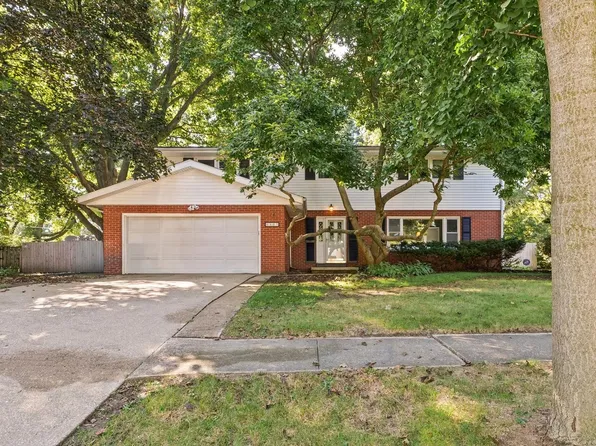 803 Brighton Dr, Urbana, IL 61801