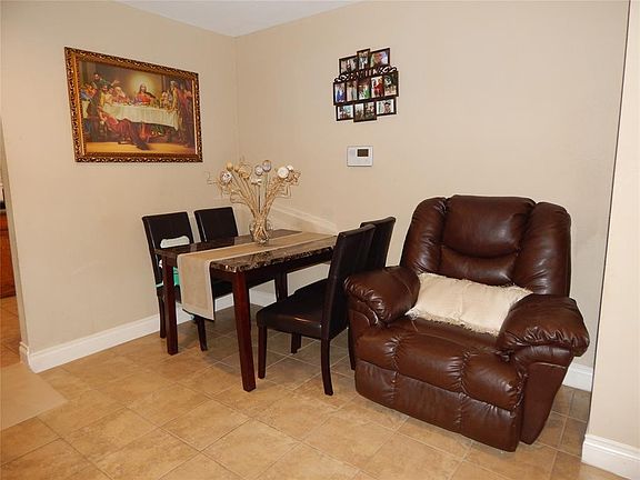 4th image of 1402 Belin Dr