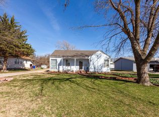 614 S Christian Ave, Moundridge, KS 67107