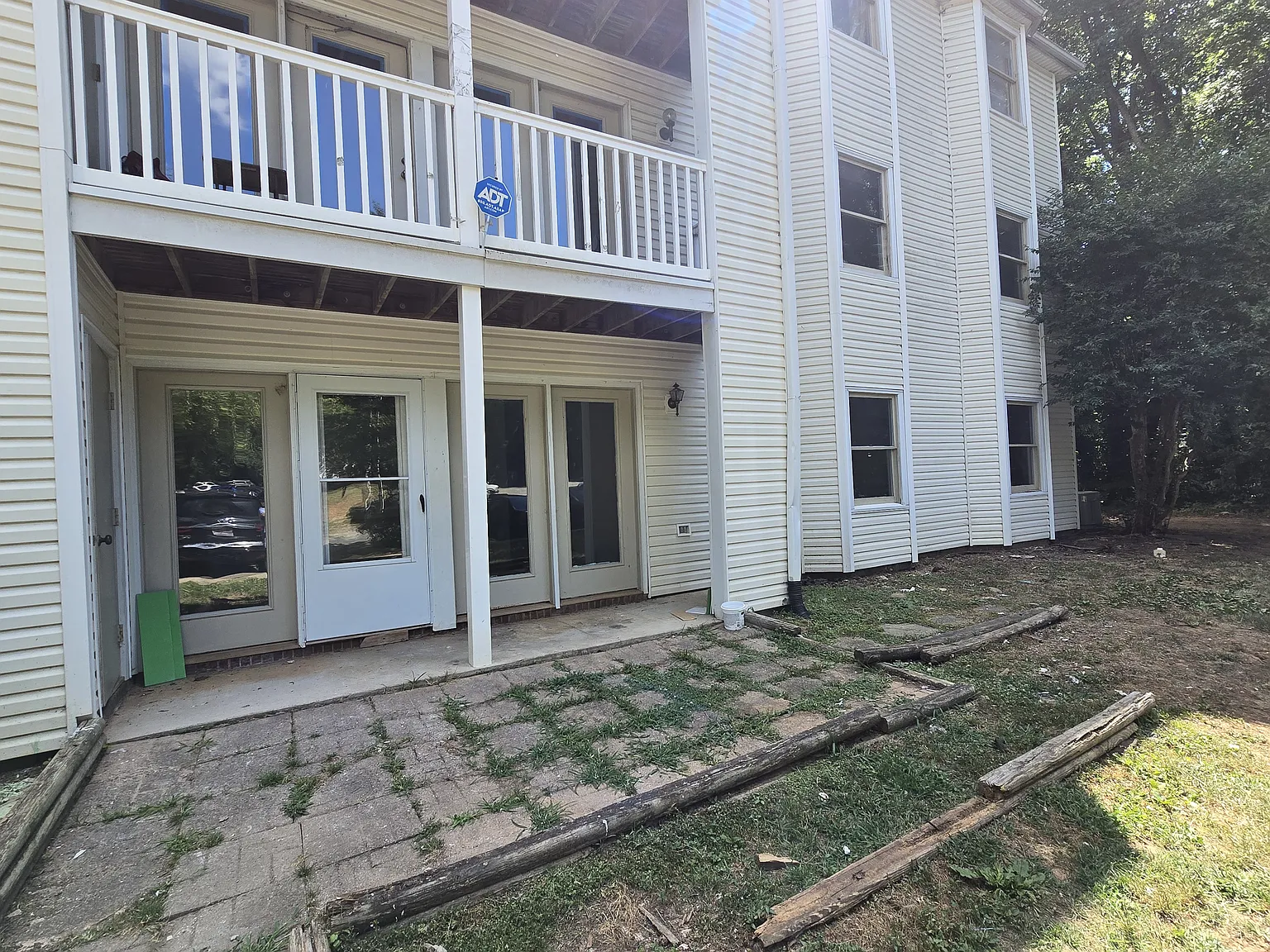 2 bed, 871 sqft, $1,295 — Photo 1