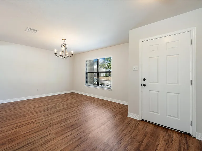 1814 Grassland Dr — Photo 9