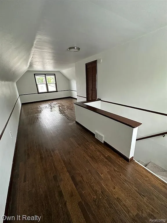 3 bed, 1201 sqft, $1,850 — Photo 3