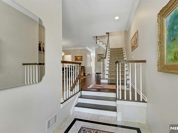 3rd image of 143 Stonegate Trl #44