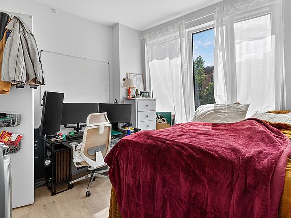 4th image of 151 Carlton Ave #2E