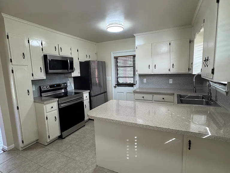 106 Bryant Rd — Photo 5