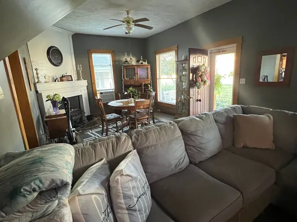 302 Chambers St, Veedersburg, IN 47987
