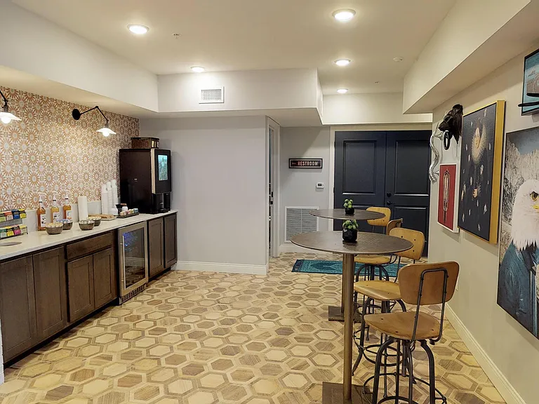 1529 N High St — Photo 10