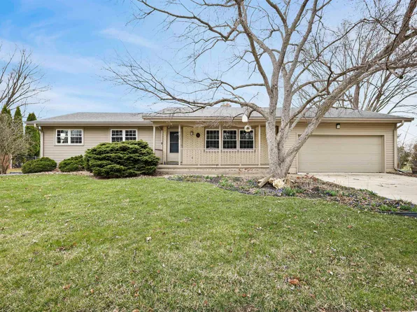 120 Walmar Dr, Sun Prairie, WI 53590