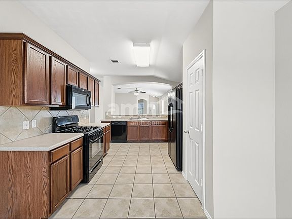 3rd image of 2288 Green Meadows Ln