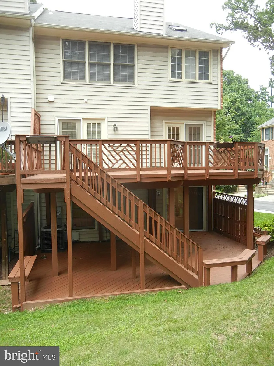 Building Photo - 5700 Exeter Hill Way