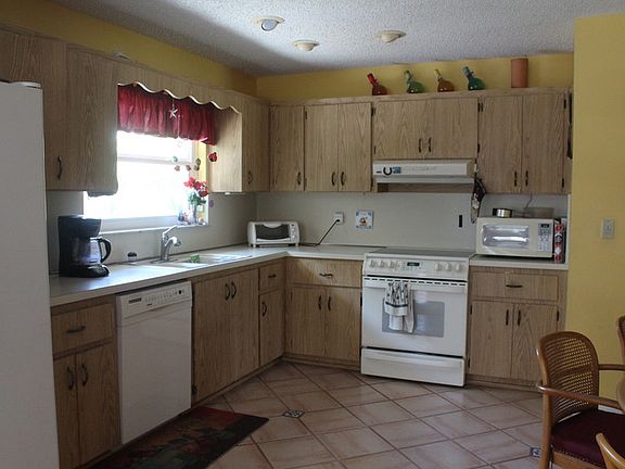 4th image of 2675 SW 11th Pl