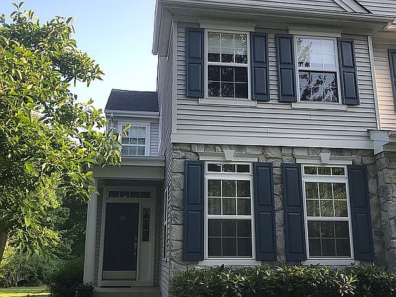 3rd image of 50 Blane Ct