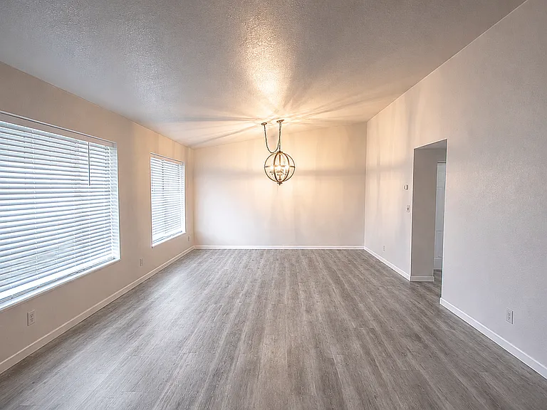 6665 Jonella Way — Photo 7