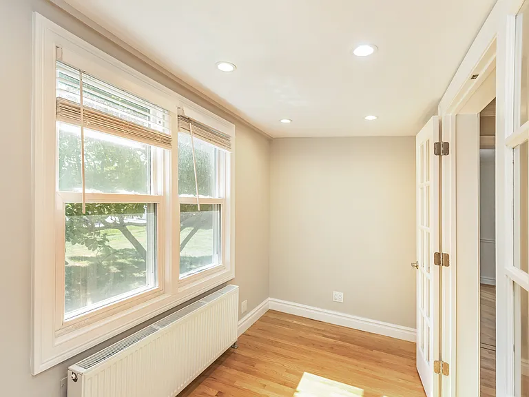 104 Sheridan Ave — Photo 8