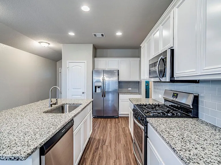 448 Dubina Ave — Photo 7