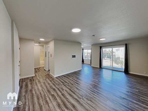 3rd image of 240 Athol Ave APT 205