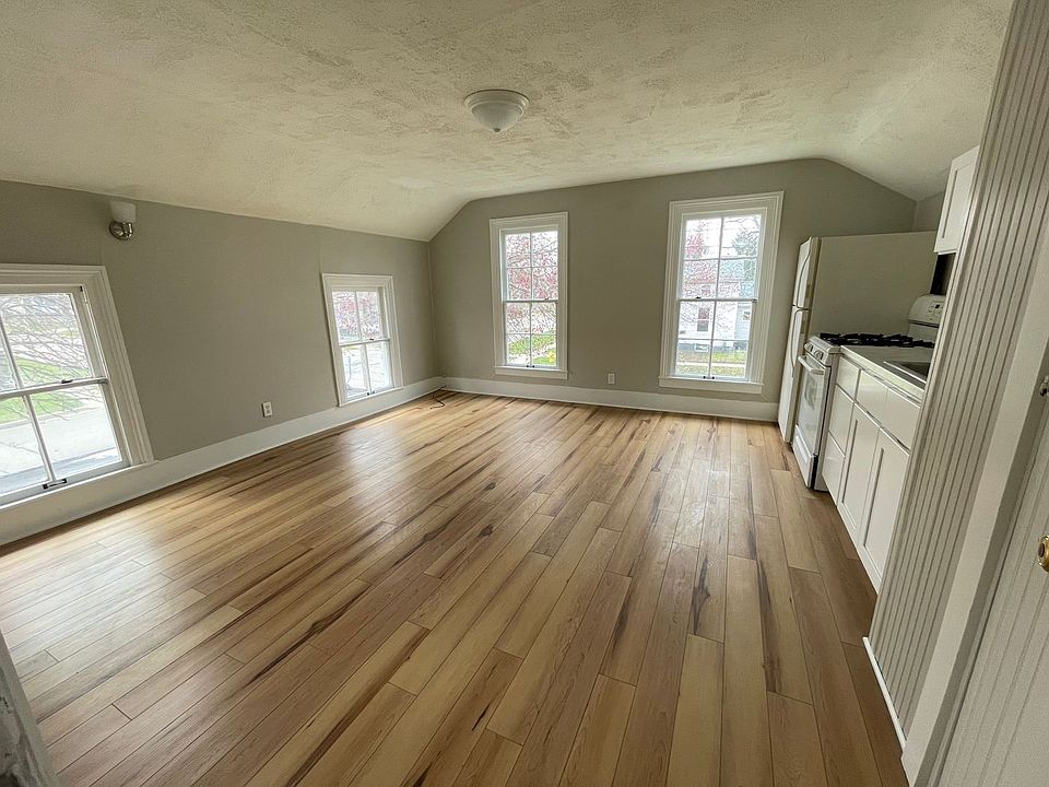 1st image of 223 Chestnut St APT 2