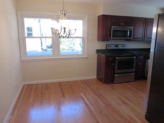 5th image of 929 Willowbend Ln