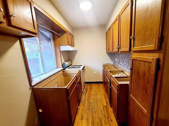 3rd image of 4303 Kepler Ave #4D