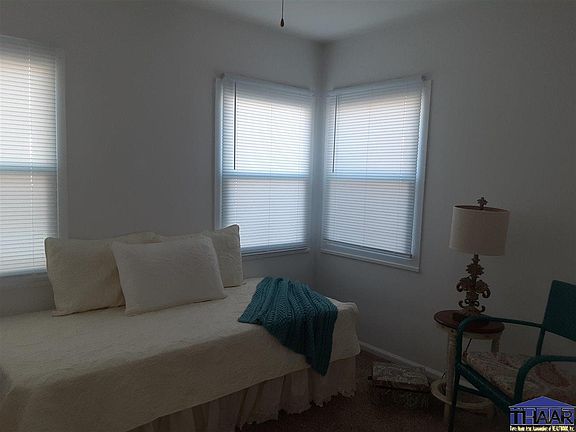 4th image of 2530 Mariposa Dr
