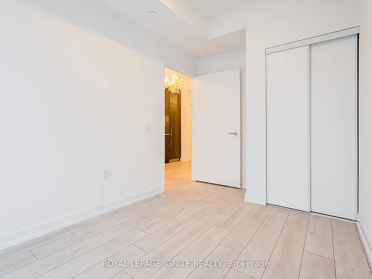 500 Dupont St #510 — Photo 13