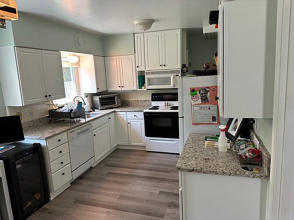 5th image of 606 Bedford Oaks Dr
