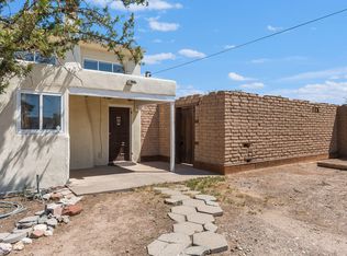 615 Los Arboles Ave NW, Albuquerque, NM 87107