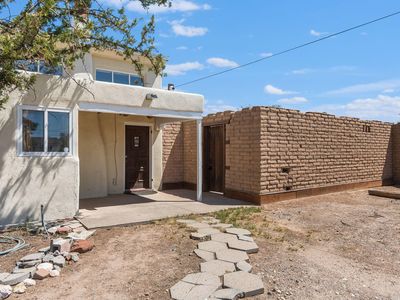 615 Los Arboles Ave NW, Albuquerque, NM, 87107