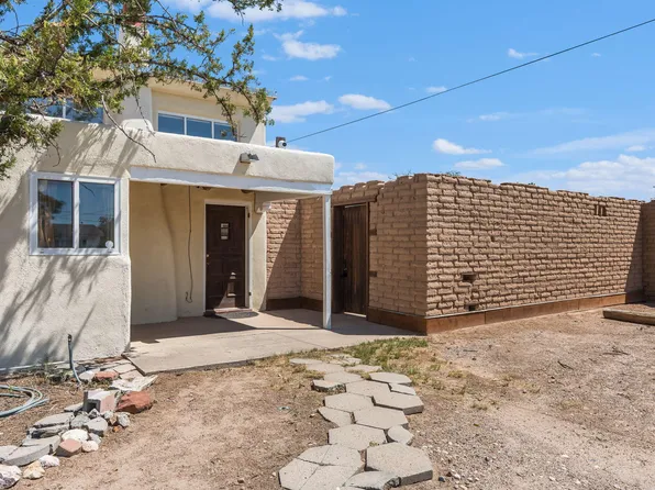 615 Los Arboles Ave NW, Albuquerque, NM 87107