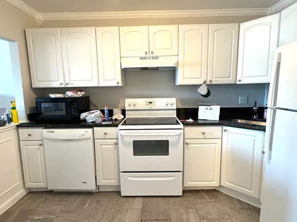 116 Spring St APT C8, Boston, MA 02132