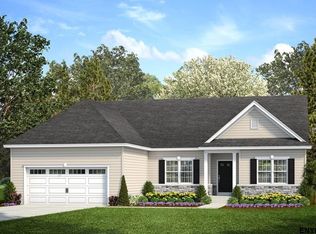 32 Wooden Ln, Queensbury, NY 12804