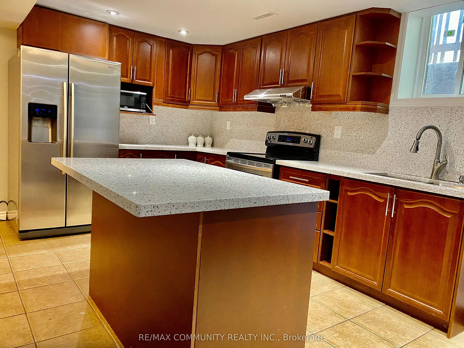 2 bed, $1,900 — Photo 2