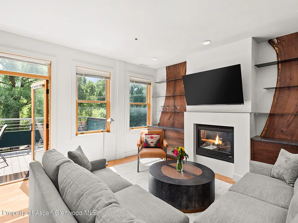 227 Midland Ave #24